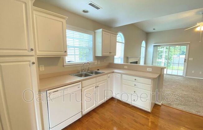 110 SUMMER TRCE DR