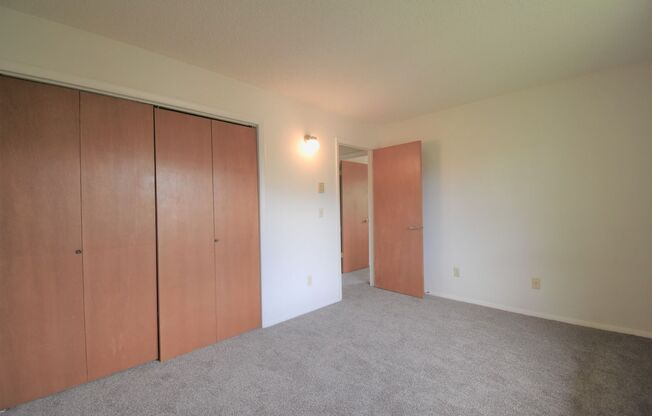 2 beds, 1 bath, $1,700, Unit 66