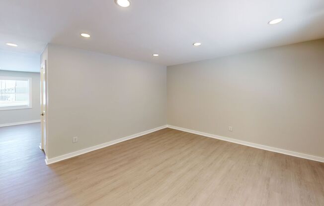 3 beds, 2.5 baths, 1,600 sqft, $1,550, Unit F6