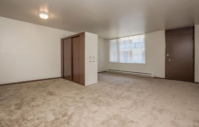 Studio, 1 bath, 424 sqft, $1,270, Unit 101