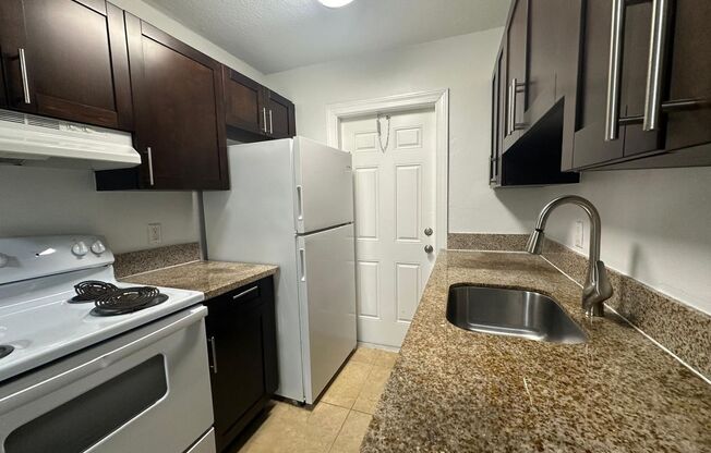 1 bed, 1 bath, $1,595, Unit 121