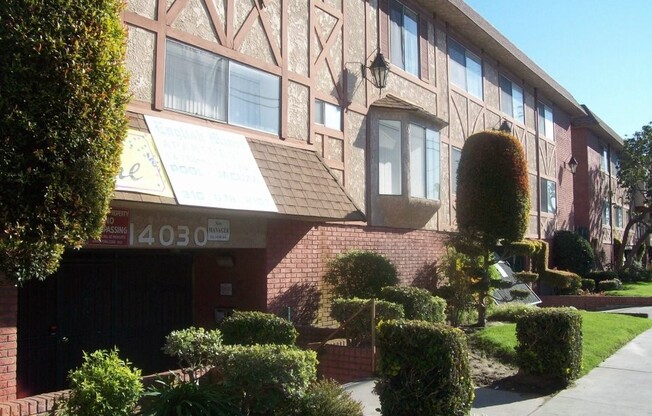 1 bed, 1 bath, 730 sqft, $1,565, Unit 14030 238