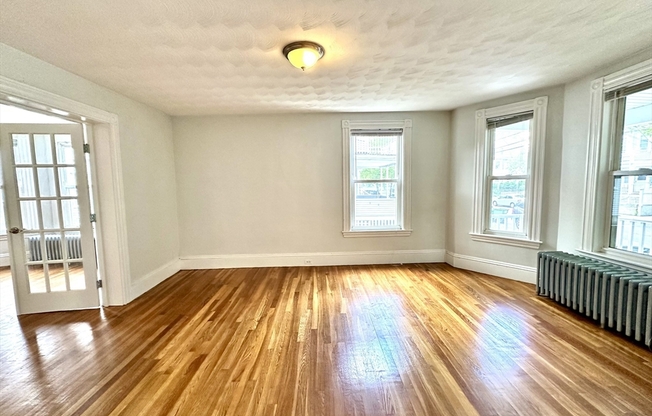 82 DEXTER AVE