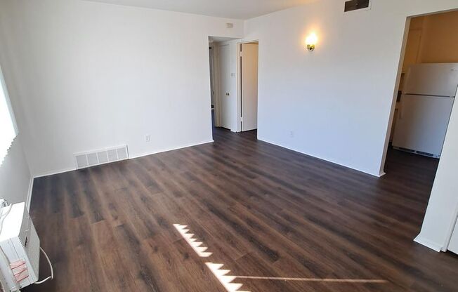 2 beds, 1 bath, 720 sqft, $950, Unit 9343F