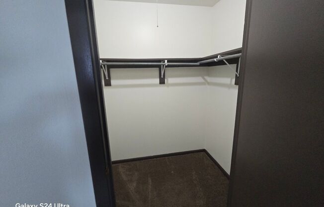 2 beds, 1 bath, $1,350, Unit 2