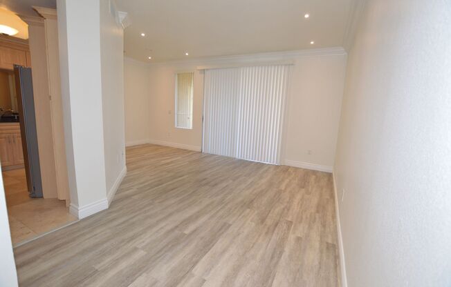 Meridian-Unfurnished 1Bdr/1Bath Luxury Condo. (Freshly Painted)