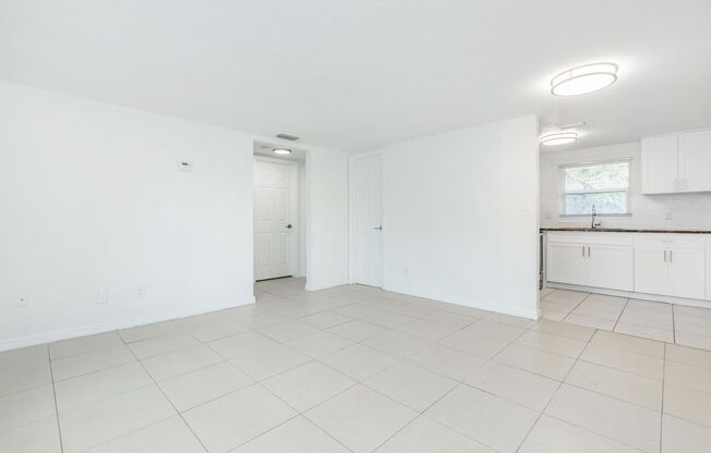 2 beds, 1 bath, 720 sqft, $1,154