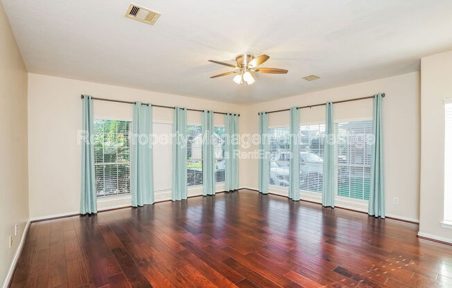 1719 VLG TOWNHOUSE DR