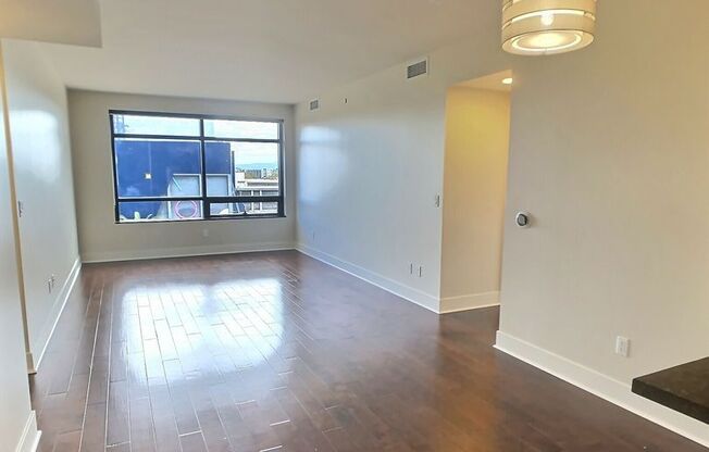 Fantastic 2 Bedroom/2 Bathroom Condo For Rent at The 88