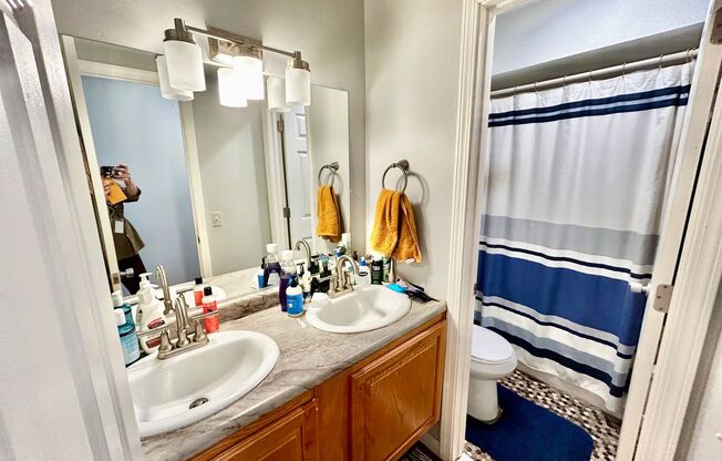 2 beds, 1 bath, 736 sqft, $2,440, Unit 16