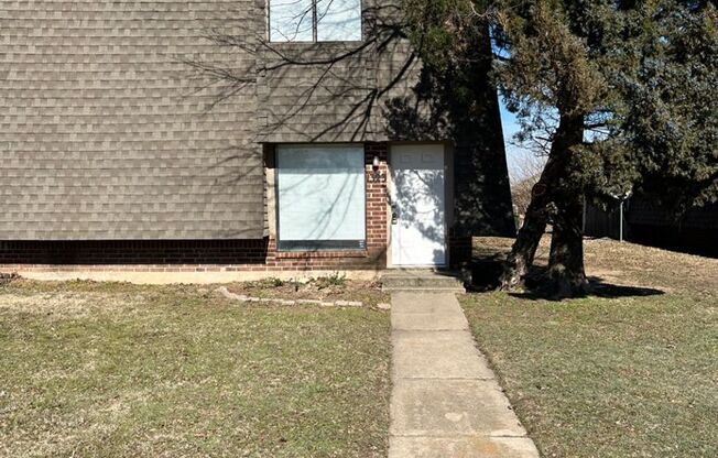 2 Bedrooms, 2 1/2 Bathrooms with a 2 Car Detached Garage town-home for rent in Norman near 12th and Lindsey!