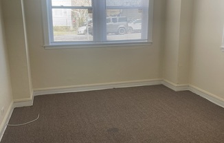 6754 N Hermitage Ave