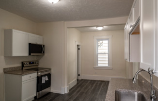 1277 W 67 ST