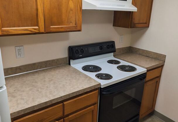 2 beds, 1 bath, 750 sqft, $1,195, Unit 31