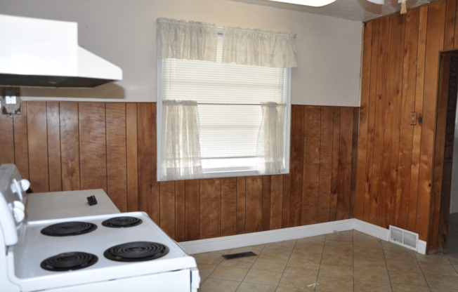 2 beds, 1 bath, $1,195