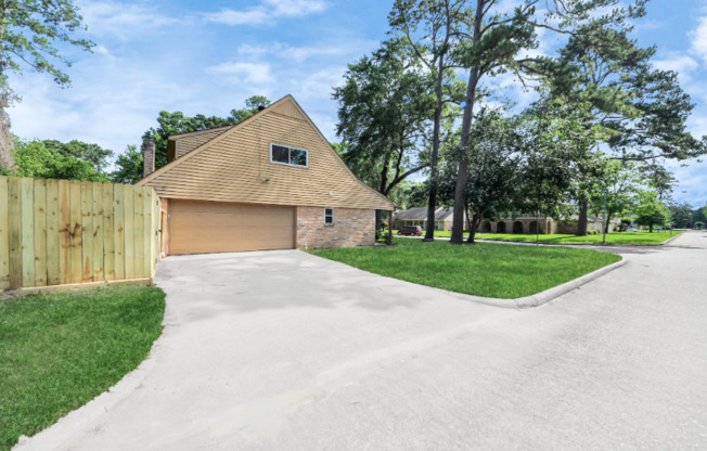 25603 PINE ACRES CIR