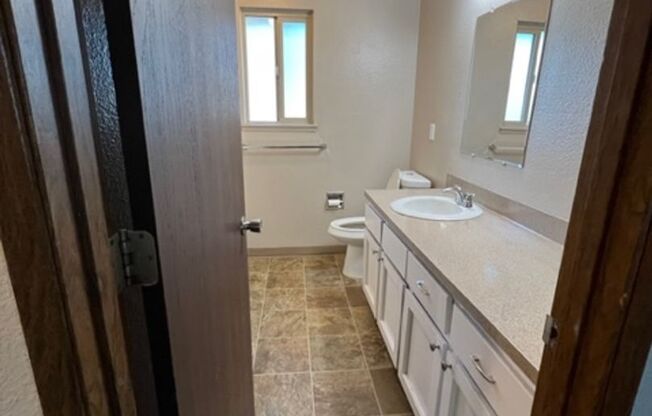 2 beds, 1 bath, 771 sqft, $1,599