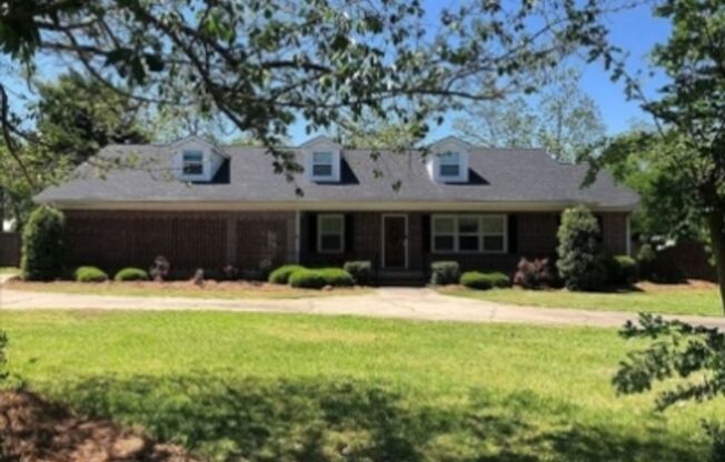 Luxury Ranch Living: Pool, Privacy & Premium Space