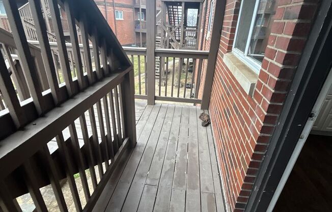 2 beds, 1 bath, 750 sqft, $1,045, Unit B08 1052 10