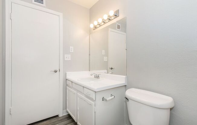2 beds, 2 baths, 1,040 sqft, $1,445, Unit 4323-02