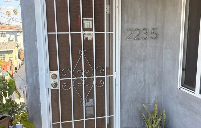 223 5 EAGLE AVE LONG BCH