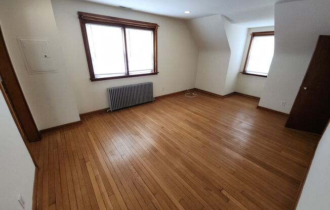 338 W 6h Ave