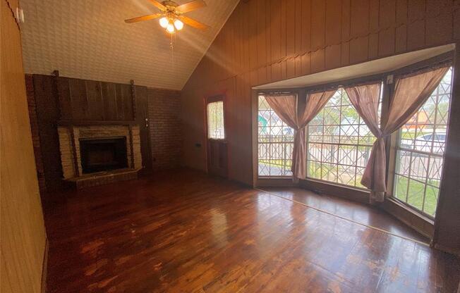 611 BOLSTER ST