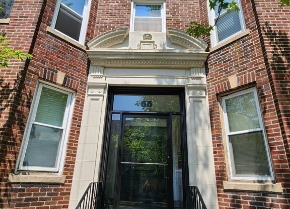 3 beds, 1 bath, 1,087 sqft, $4,500, Unit 6