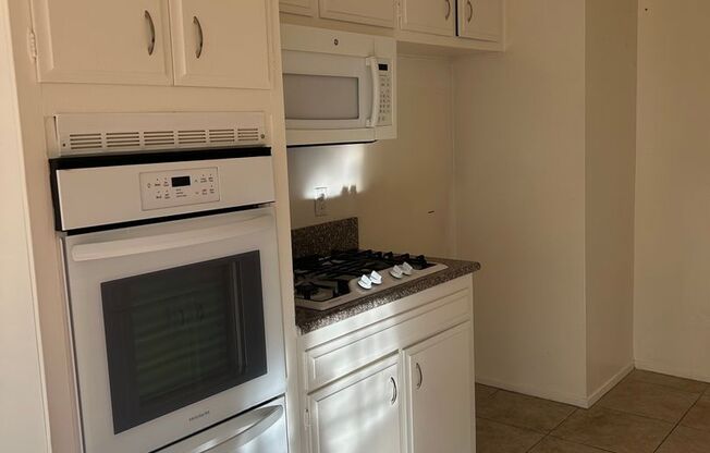 3 beds, 2 baths, 1,155 sqft, $2,900, Unit 26