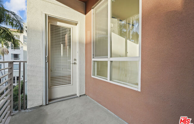 1 bed, 1 bath, 735 sqft, $2,500, Unit 339