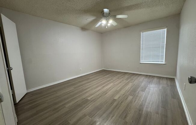 2 beds, 1 bath, 900 sqft, $1,299, Unit LAW7-103