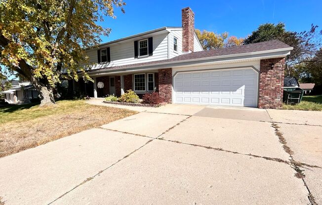 Wowza! You will never have to move again. 3 Bed/ 2.5 Bath with Garage, Appliances and Rec Room!