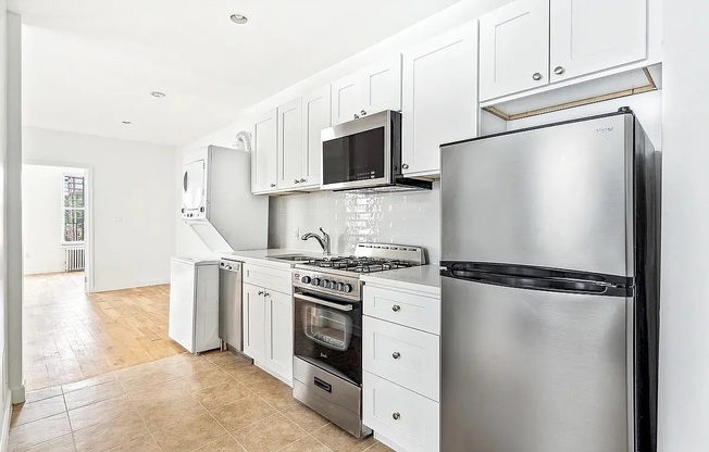 292 NASSAU AVE
