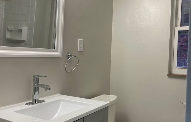 130 Martsolf Ave - (06114)