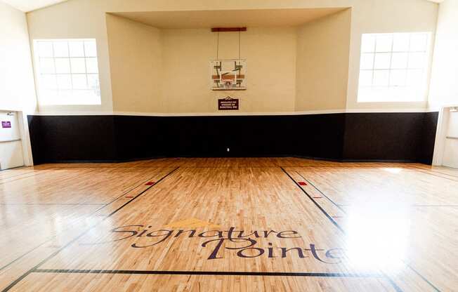 Kent Apartments - Signature Pointe Apartment Homes - Indoor Basketball Court