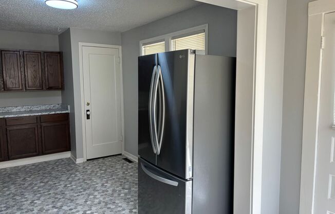 3 beds, 1 bath, $1,400