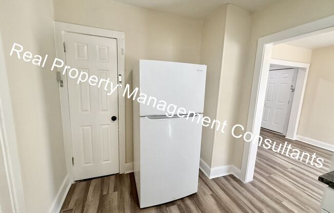 2 beds, 1 bath, $1,050