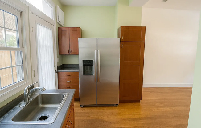 734 N Taylor St, Philadelphia, PA 19130