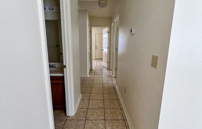 Cozy 3 Bed 2 Bath Duplex!