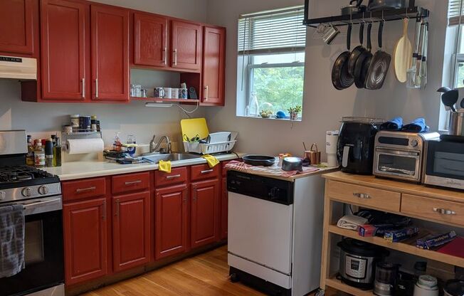 SEPTEMBER 1 - Dorchester Savin Hill 3 bedroom with parking!