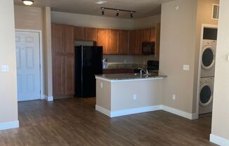 2 beds, 1 bath, 932 sqft, $1,675