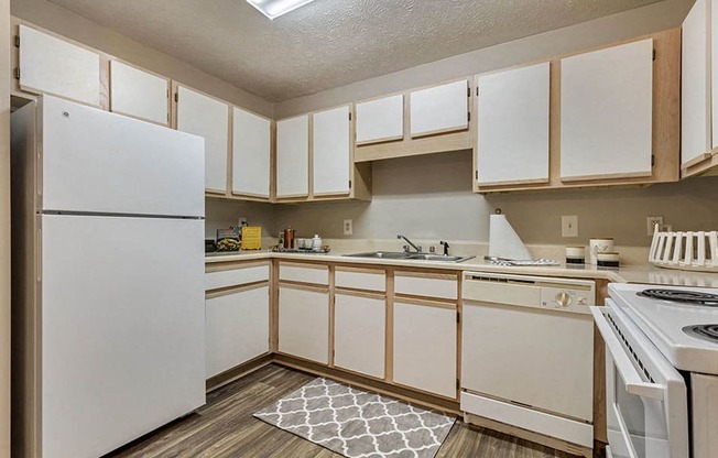 Fully Equipped Kitchen at Ridgeland Place Apartment Homes, Ridgeland