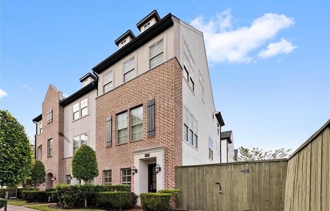 2057 FANNIN STA N