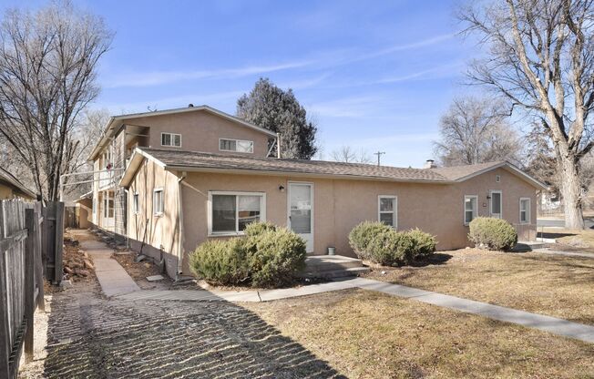 Renovated 1 & 2 Bedroom Apartments in Central Colorado Springs!
