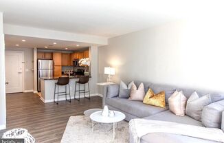 Bright 1BR with Parking Included, Minutes from The Wharf!