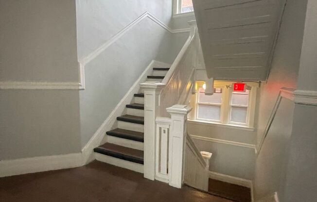 3 beds, 1 bath, 764 sqft, $1,795, Unit 6