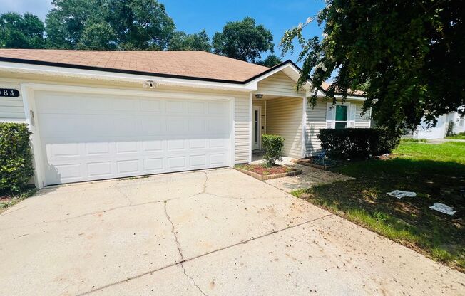 Spacious dog friendly home- Jacksonville