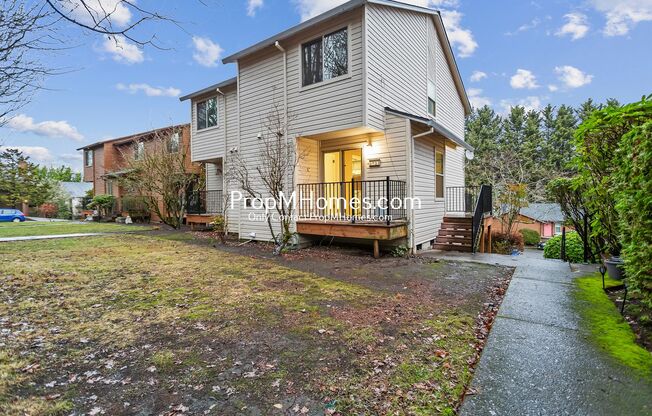 Charming Hillsdale/Multnomah Village Living with Parkside Convenience!