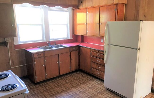 2 beds, 1 bath, $1,530, Unit 2