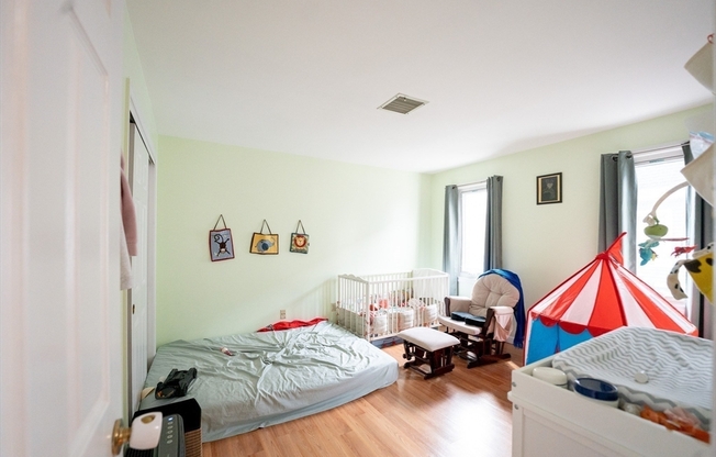 3 D RAYMOND ST